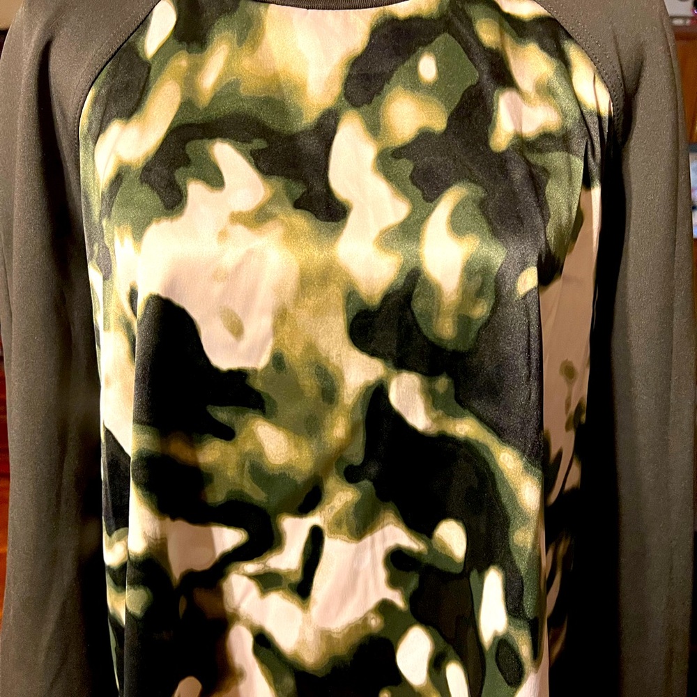 Simply Vera Vera wang blouse